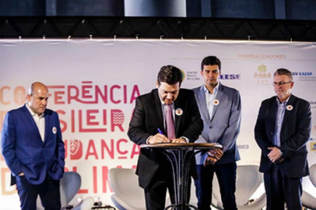 Em dia de importantes anúncios na Conferência Brasileira de Mudanças do Clima, Recife se torna a 1ª cidade do Brasil a reconhecer a Emergência Climática