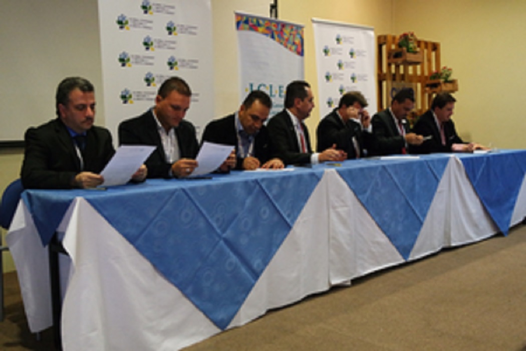 Ciudades latinoamericanas adheren a compromiso global para enfrentamiento al cambio climático durante HIII