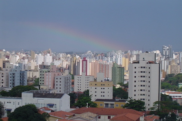 Desafios e boas práticas na construção de cidades resilientes