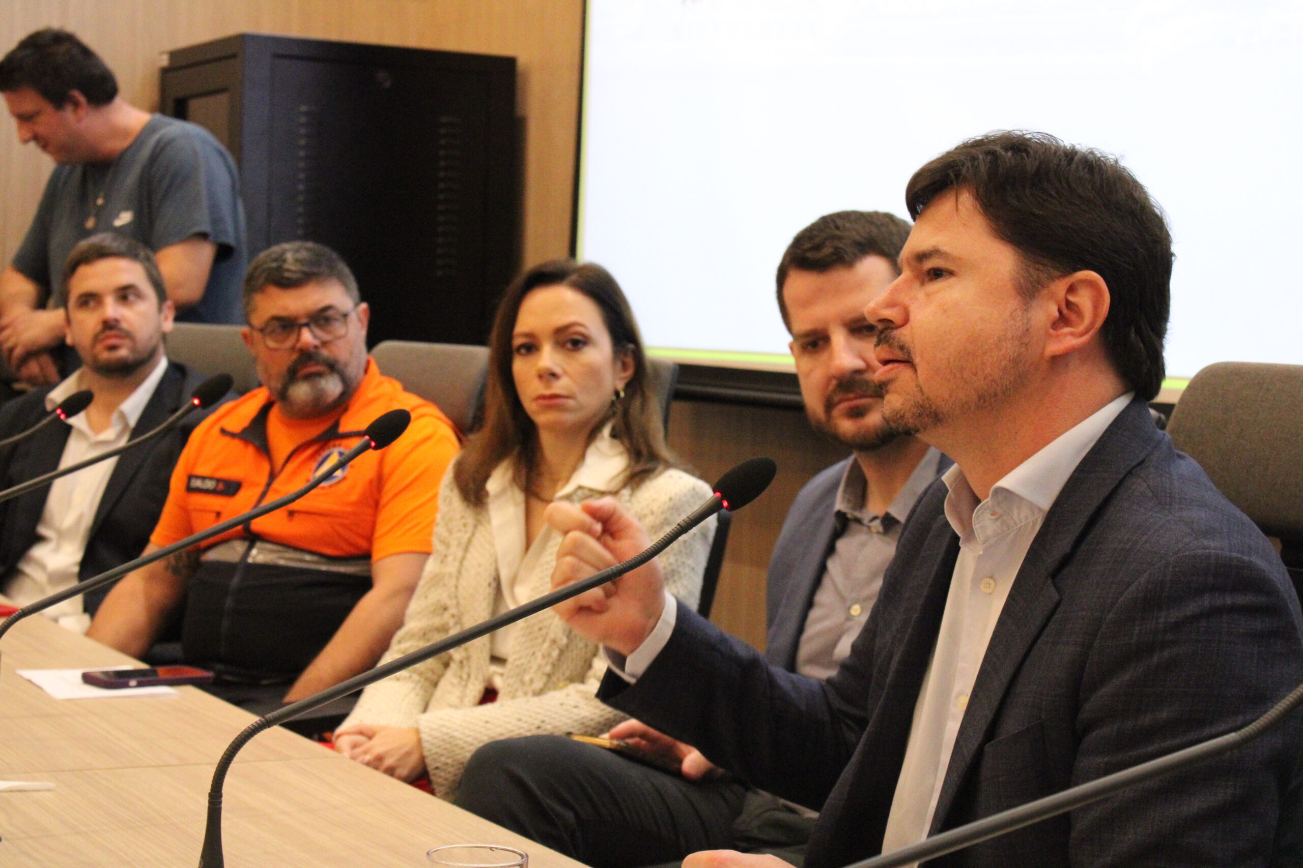 Entrega do relatório final do Plano de Ação Climática de Porto Alegre marca o avanço das ações emergenciais pelo clima